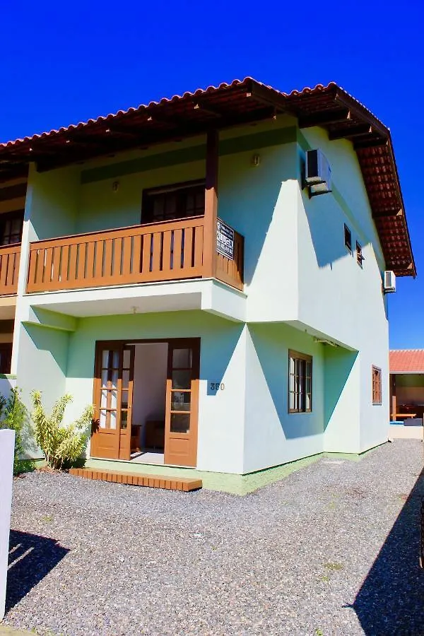 Sobrado Com Piscina Em Mariscal Bombinhas Rutilio N 350 Vila 0*,  Brasil
